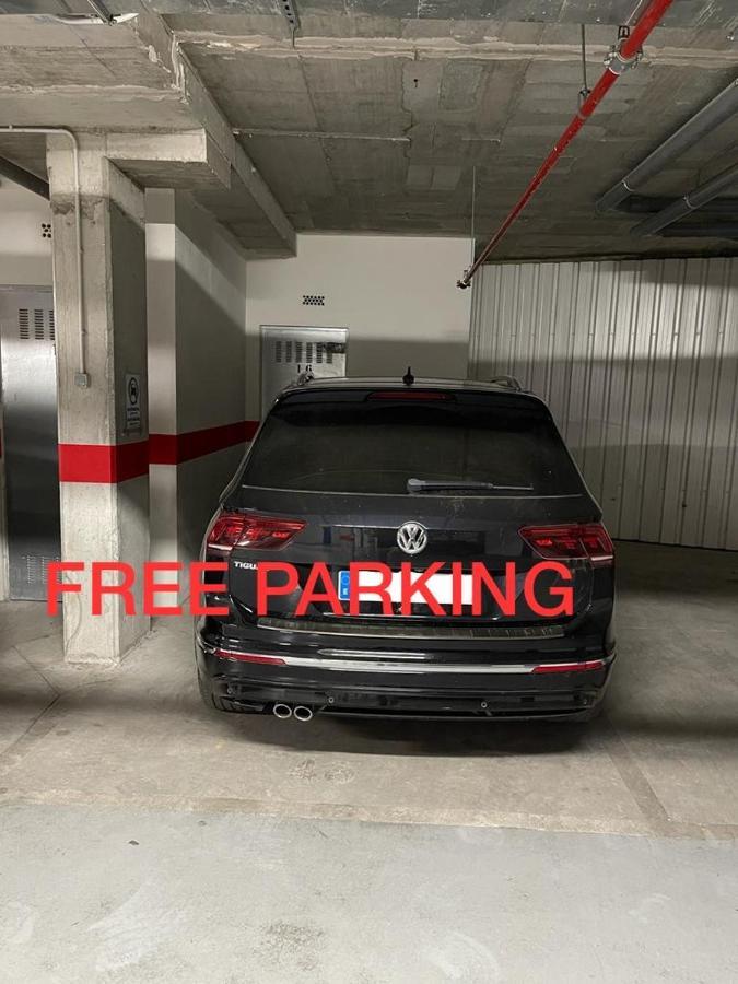 Amazing Apartment In The Heart Of Malaga Pool & Free Parking מראה חיצוני תמונה
